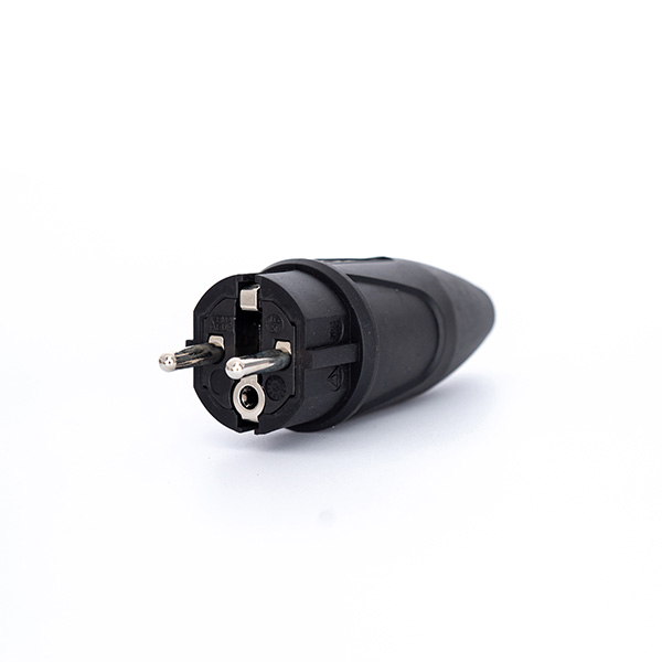 PWS16R Power Solid stekker 16A rubber randaarde IP44 zwart